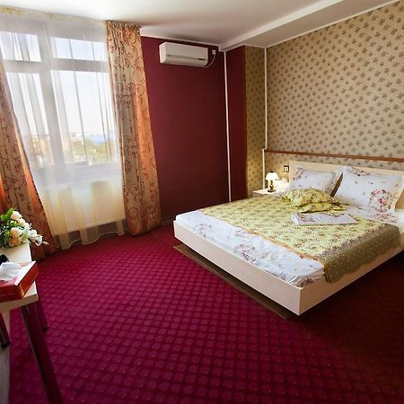 Hotel La Gil Bukarest Zimmer foto