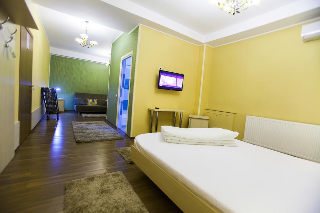 Hotel La Gil Bukarest Zimmer foto
