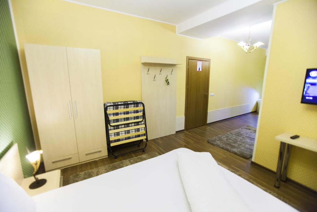 Hotel La Gil Bukarest Zimmer foto