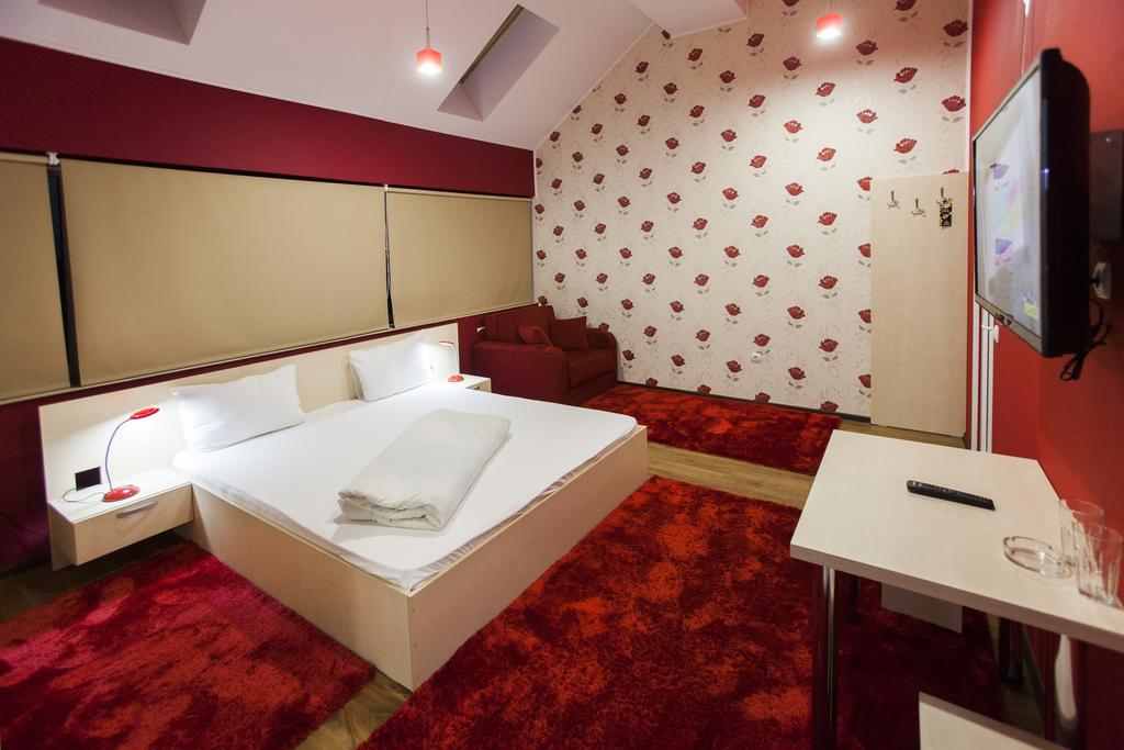 Hotel La Gil Bukarest Zimmer foto