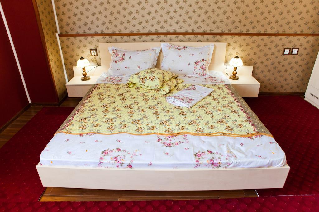 Hotel La Gil Bukarest Zimmer foto