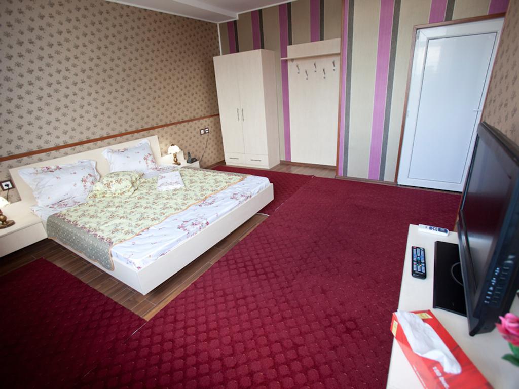 Hotel La Gil Bukarest Zimmer foto