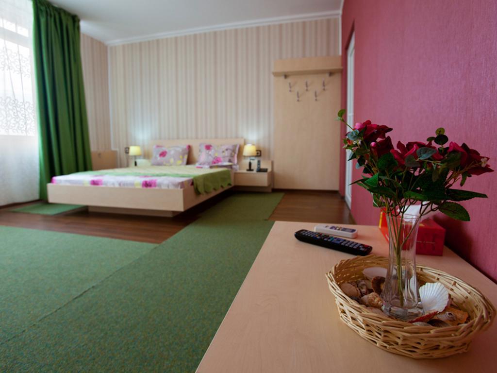 Hotel La Gil Bukarest Zimmer foto