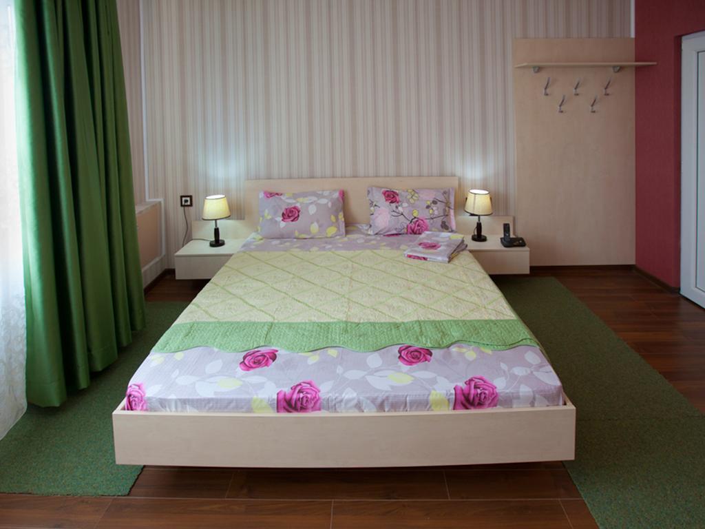 Hotel La Gil Bukarest Zimmer foto
